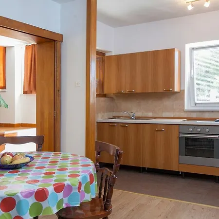 Apartment Luka - Meri